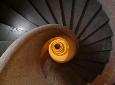 Co warto wiedzieć o betonowych schodach?